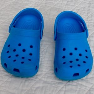 Boys Crocs blue 6/7